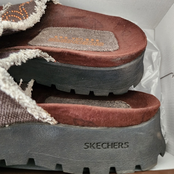 NUC Skechers platform sandle with suede sole. Size 8 - Picture 2 of 8